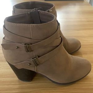 Heeled boots